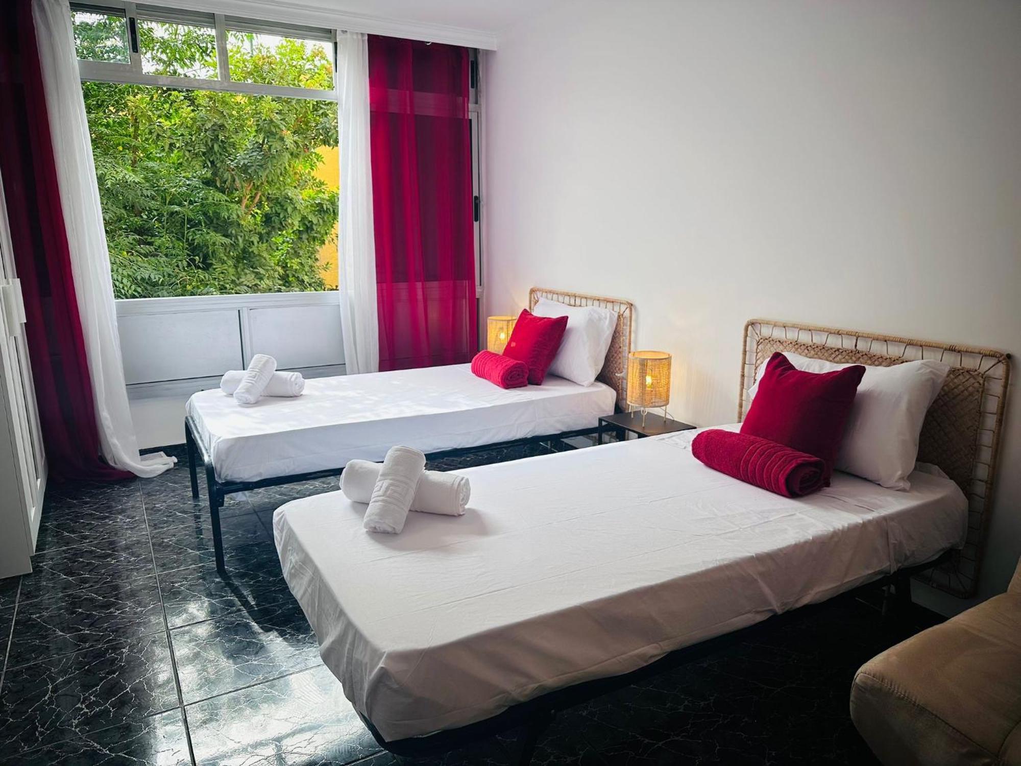 Apartment Cozy 2-bed & Sofa-bed In Cristianos Los Cristianos (Tenerife)