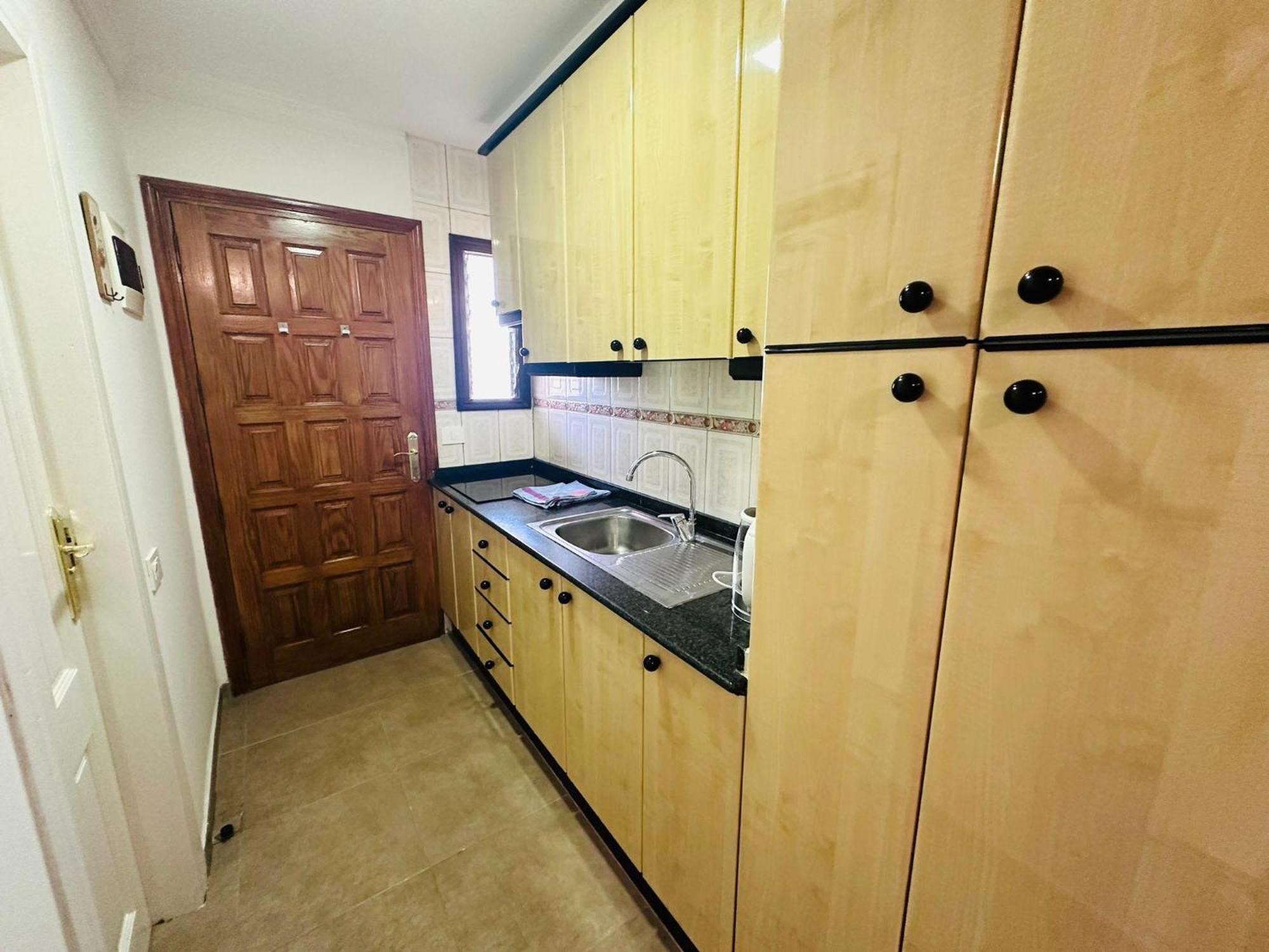 Cozy 2-bed & Sofa-bed In Cristianos Apartment