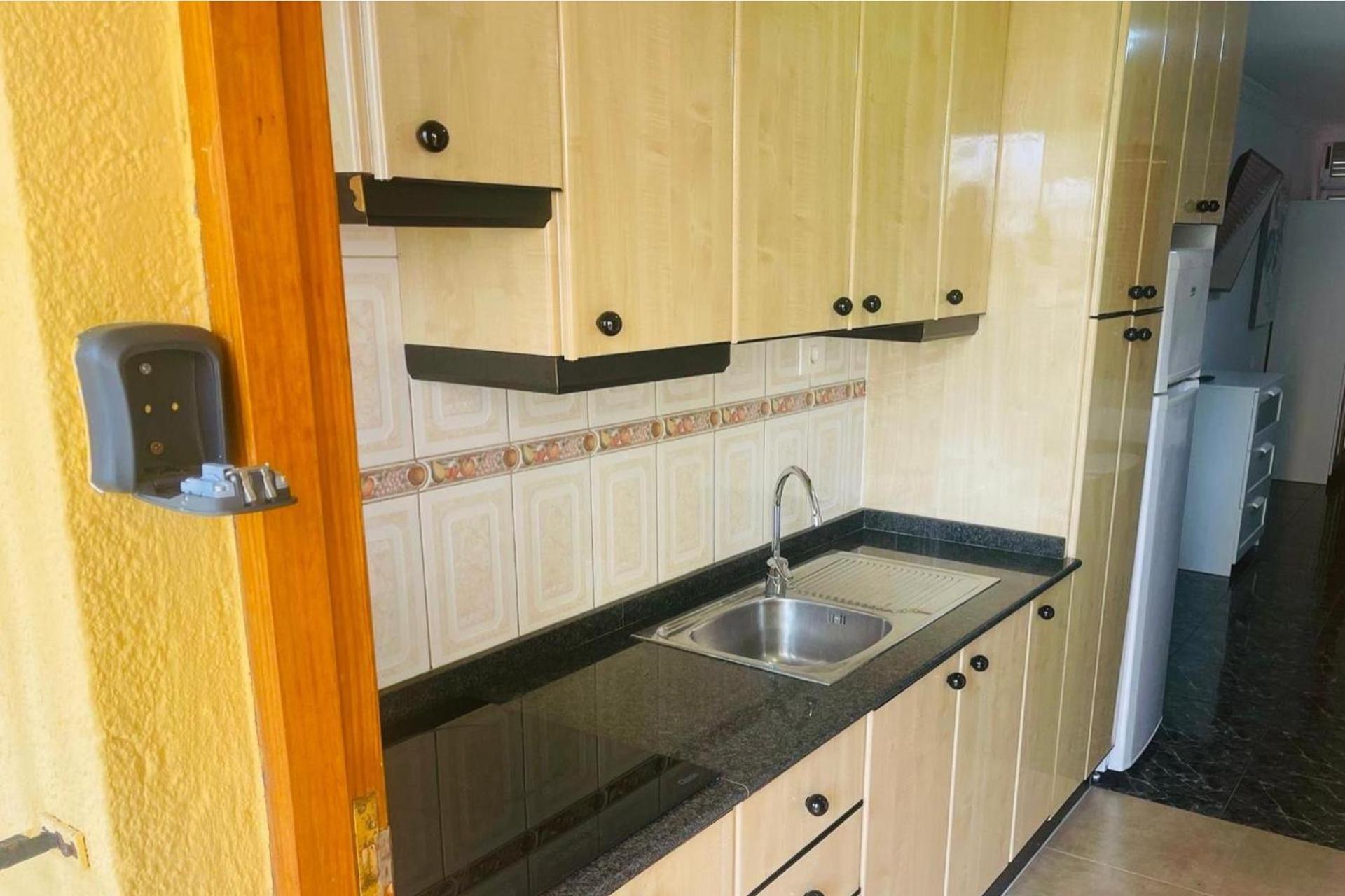 Cozy 2-bed & Sofa-bed In Cristianos Apartment *