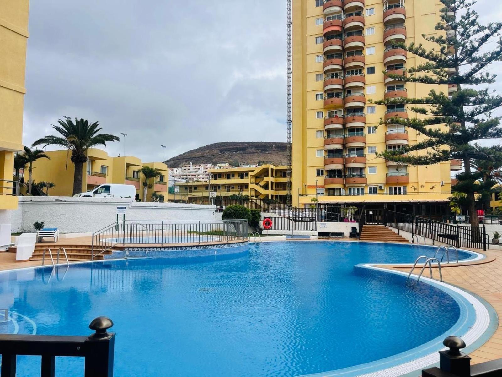 Apartment Cozy 2-bed & Sofa-bed In Cristianos *